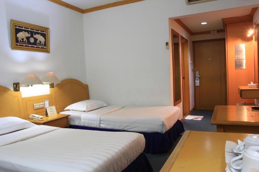 Hotel Marcopolo Bandar Lampung Exteriör bild