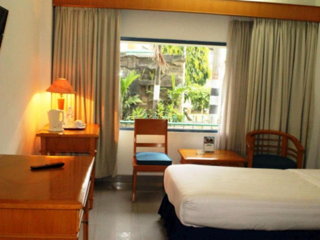 Hotel Marcopolo Bandar Lampung Exteriör bild