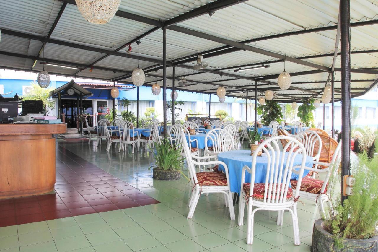 Hotel Marcopolo Bandar Lampung Exteriör bild