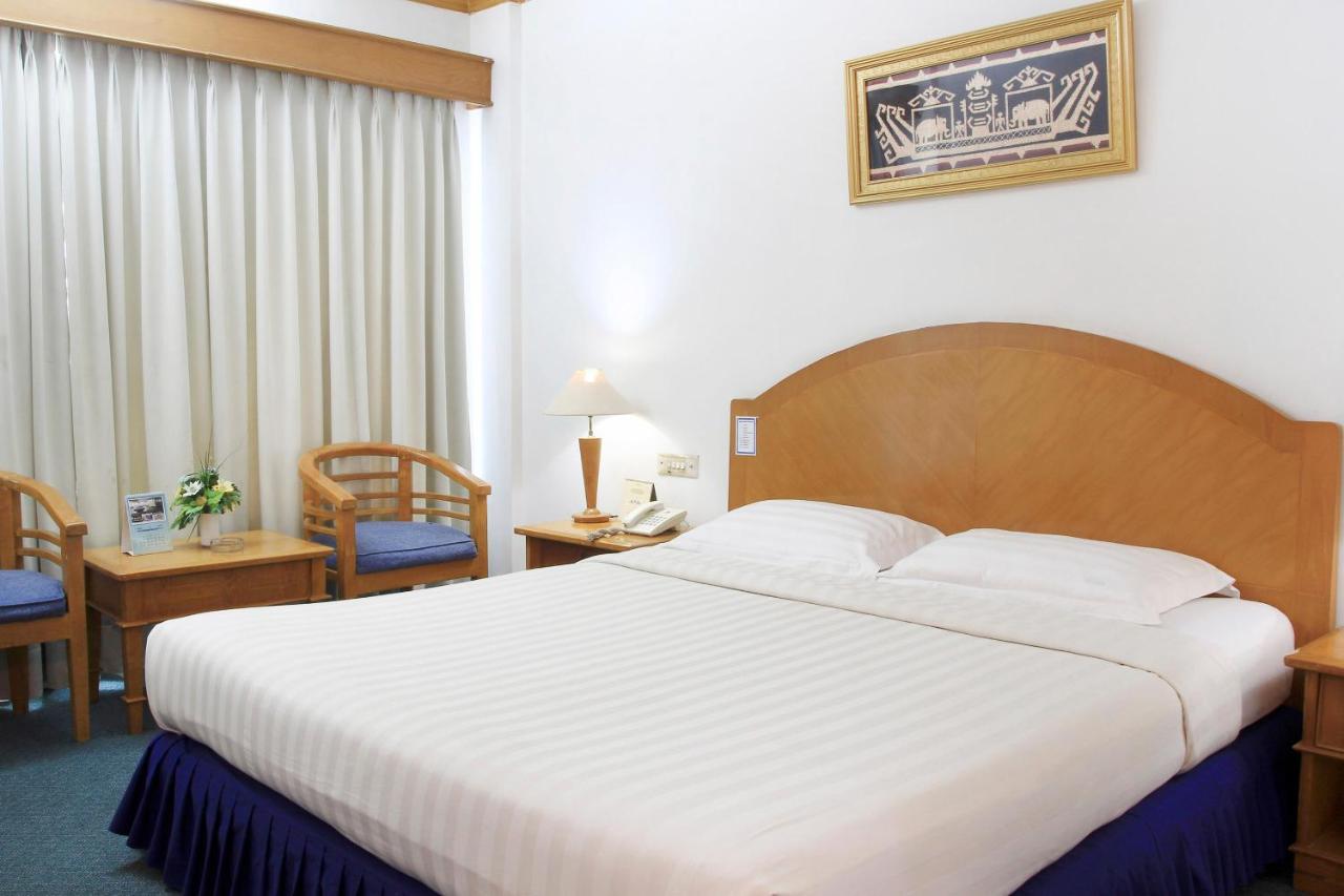 Hotel Marcopolo Bandar Lampung Exteriör bild