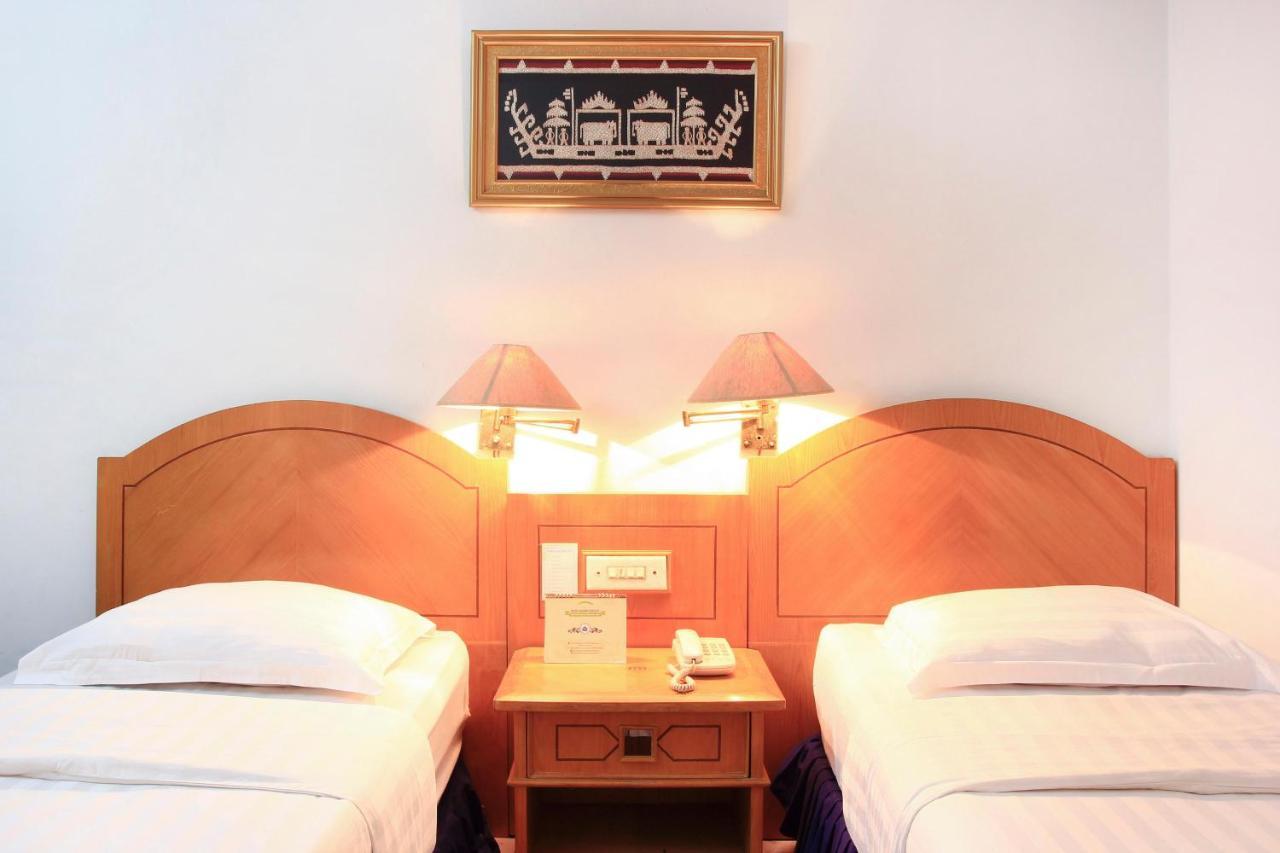 Hotel Marcopolo Bandar Lampung Exteriör bild